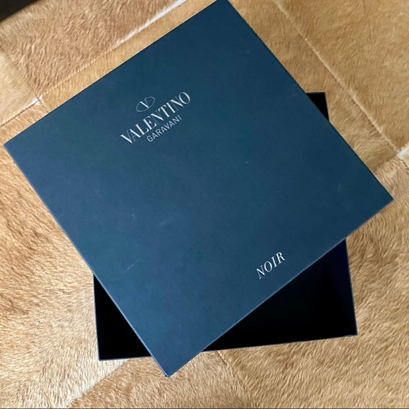 AUTH VALENTINO GARAVANI BLACK SHOE BOX - Picture 4 of 12